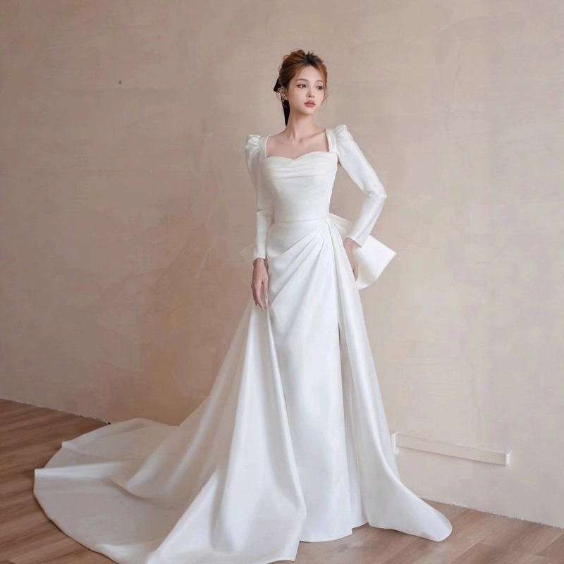 Outdoor Lighting Jersey - Satin Long Sleeved Light Wedding Dress