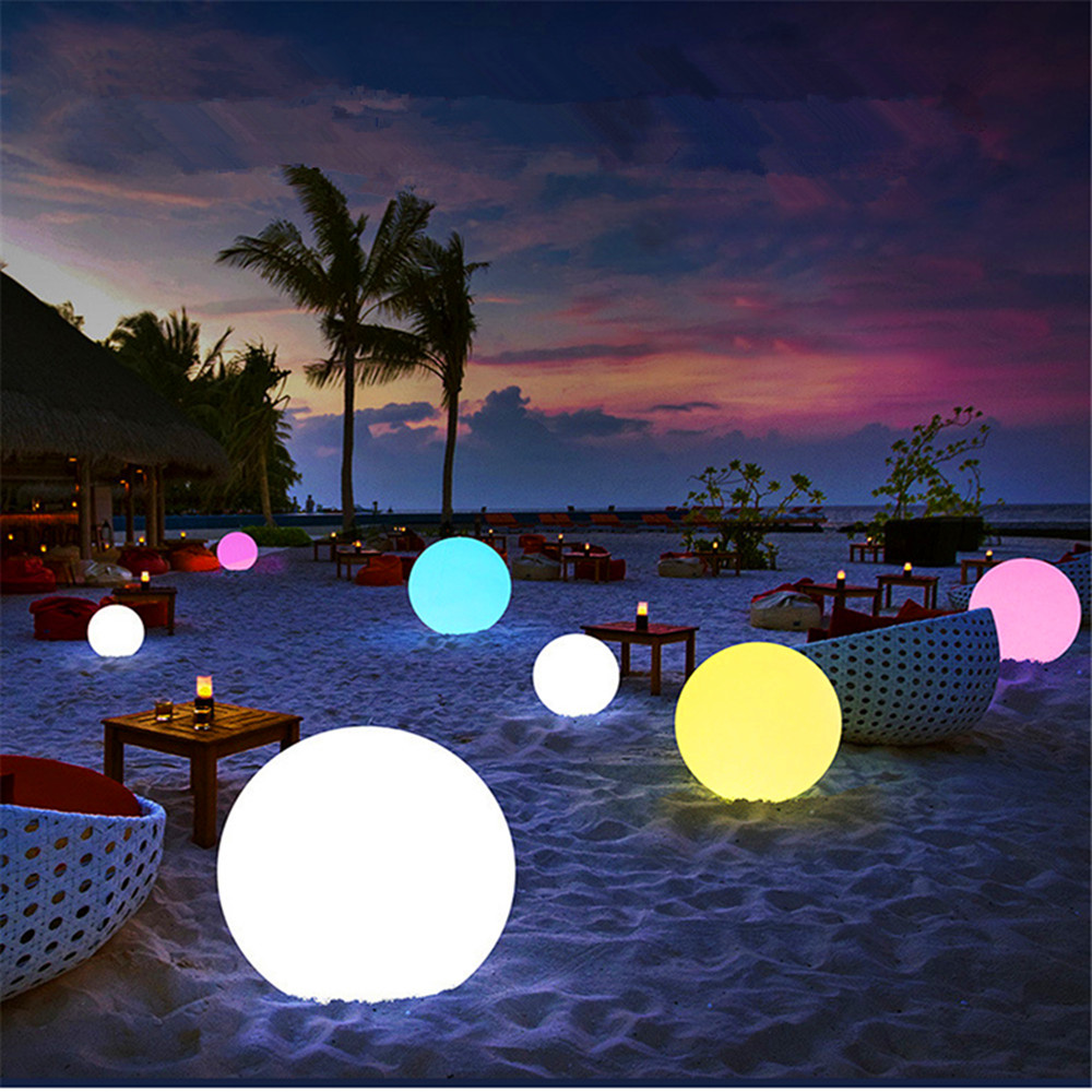 Rechargeable LED Glowing Ball  - Outdoor Lighting Effects recensione e prezzo
